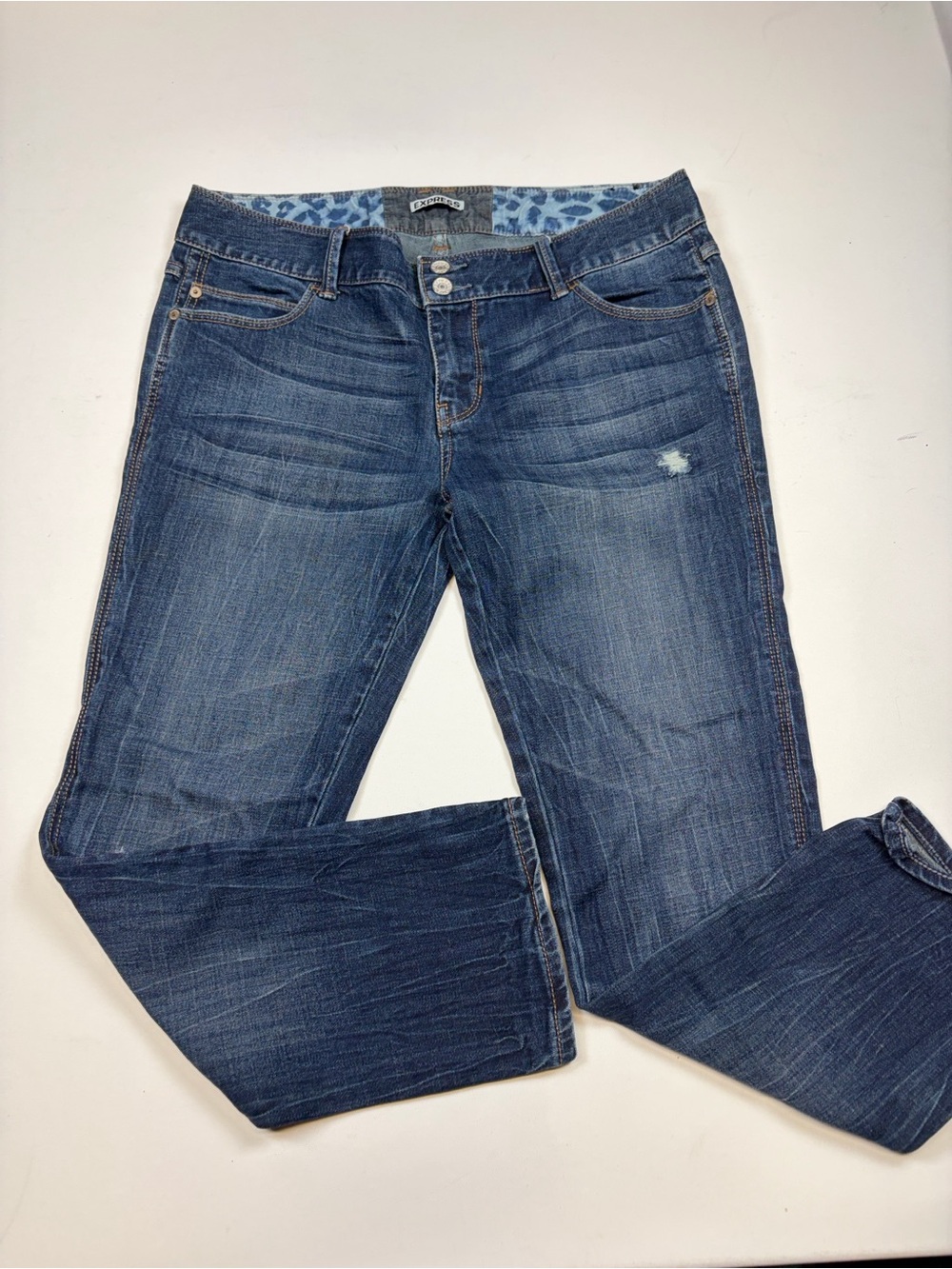 EXPRESS MODERN BOYFRIEND LIW RISE DISTRESSED RELAXED FIT JEANS SIZE 6
